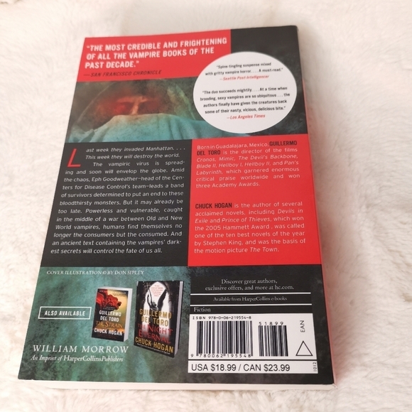 🩵3/$25🩵The Fall Paperback by Chuck Hogan and Guillermo Del  Toro‎ - Picture 2 of 4